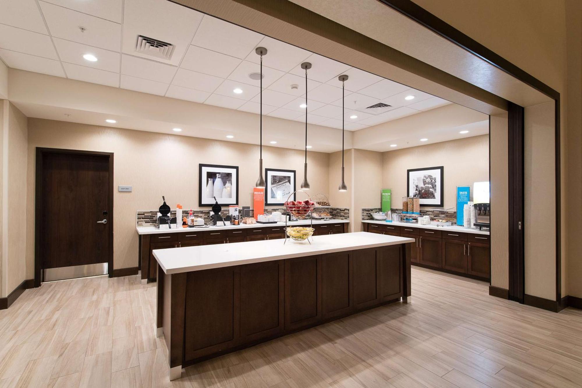 Hampton Inn & Suites Walterboro Exterior photo