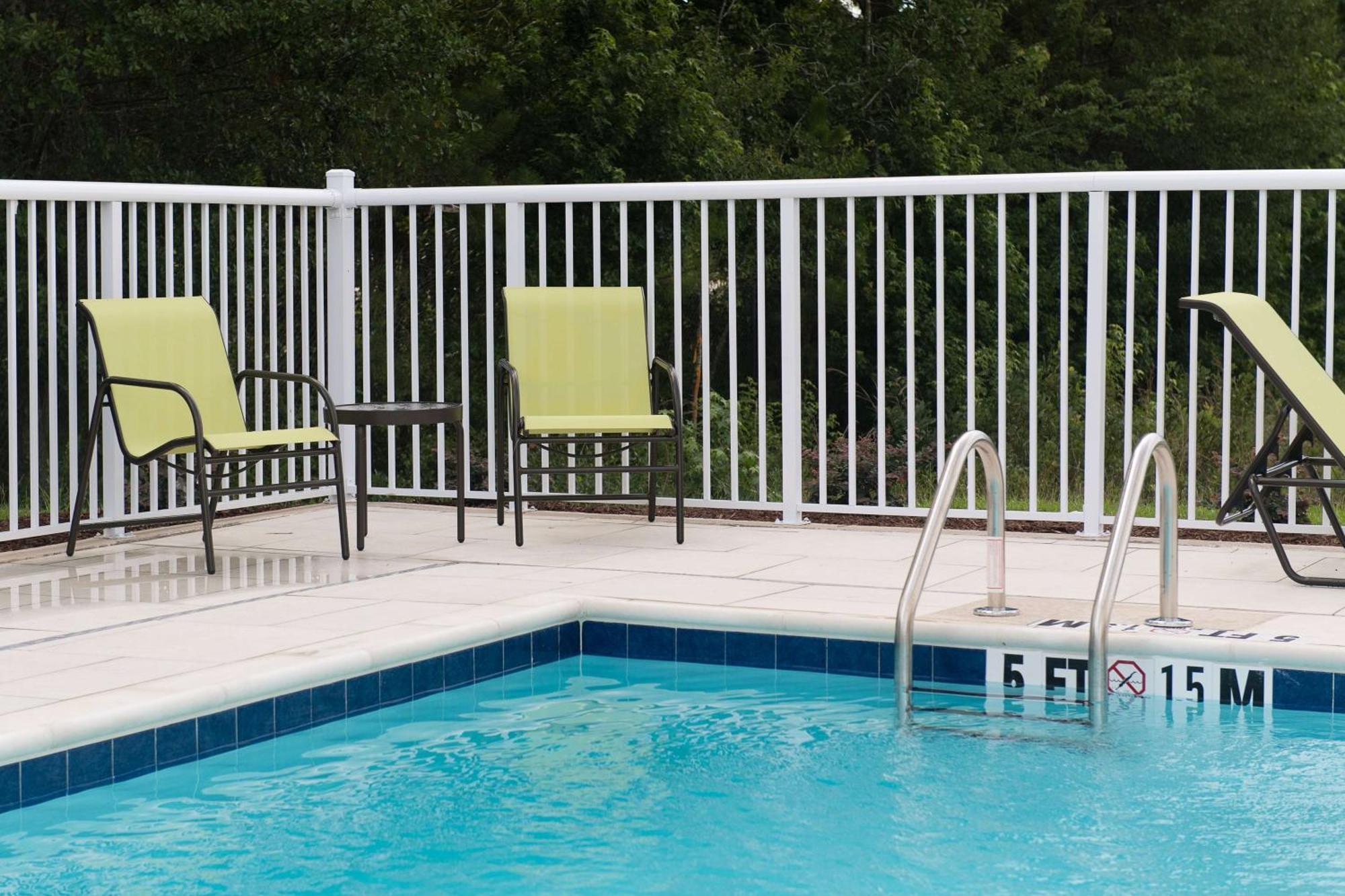 Hampton Inn & Suites Walterboro Exterior photo